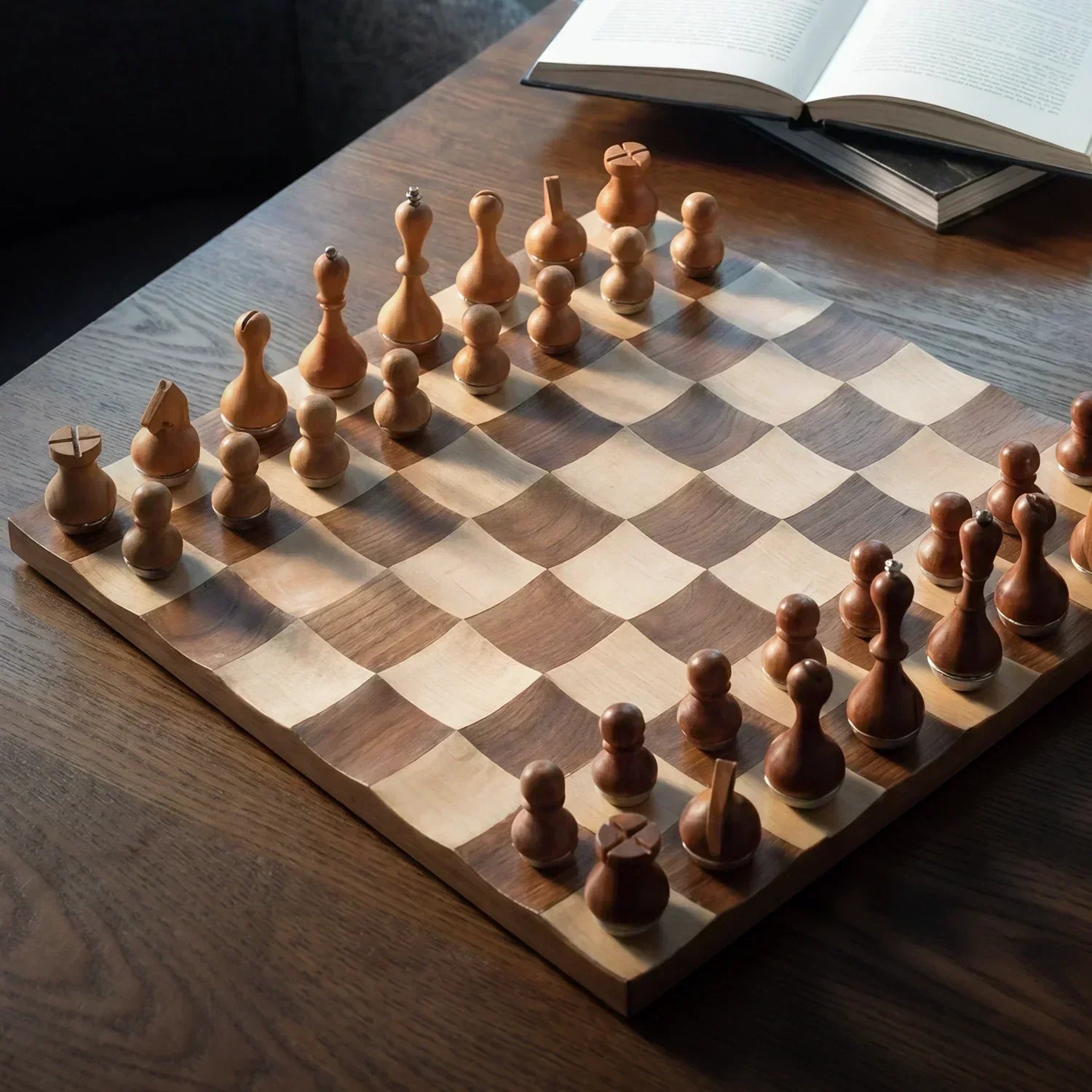 UMBRA WOBBLE CHESS SET