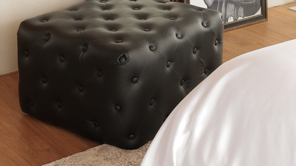 Accent Chairs vs. Ottoman: Which One Is Right for Your Home?